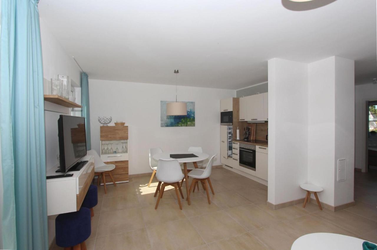 Strandnahe Fewo Mit Terrasse, Gratis Nutzung Vom Ahoi Erlebnisbad Und Sauna In Sellin - Rex Rugia Fewo 13-2 Apartment Lobbe Luaran gambar